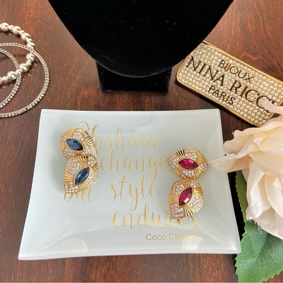 Nina Ricci Paris Showstopper Earrings - Picture 2 of 7